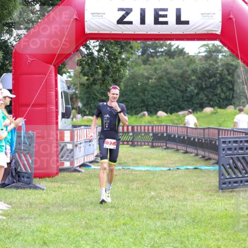 21.06.2026 - 29. Vierlanden-Triathlon Andreas Tolksdorf http://msf.ph/oto/9912849 21.06.2026 10:53:14 Ziel 37 meine-sportfotos.de