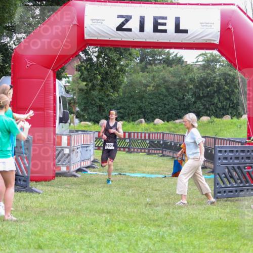21.06.2026 - 29. Vierlanden-Triathlon Andreas Tolksdorf http://msf.ph/oto/9912901 21.06.2026 10:55:26 Ziel  meine-sportfotos.de