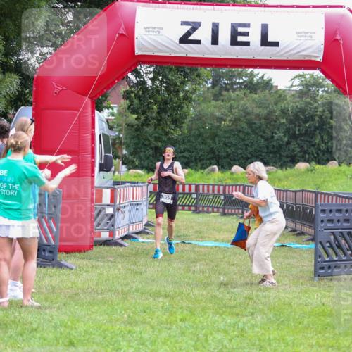 21.06.2026 - 29. Vierlanden-Triathlon Andreas Tolksdorf http://msf.ph/oto/9912904 21.06.2026 10:55:26 Ziel  meine-sportfotos.de