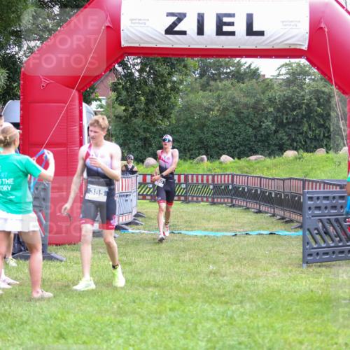 21.06.2026 - 29. Vierlanden-Triathlon Andreas Tolksdorf http://msf.ph/oto/9912931 21.06.2026 10:55:43 Ziel 339 meine-sportfotos.de