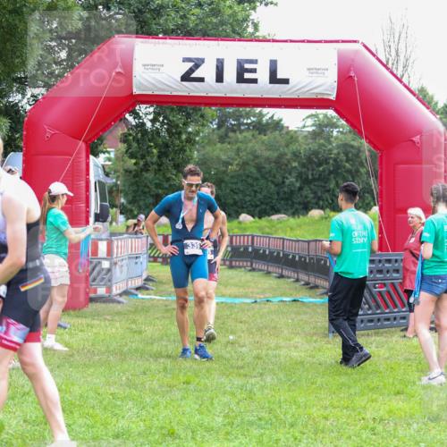 21.06.2026 - 29. Vierlanden-Triathlon Andreas Tolksdorf http://msf.ph/oto/9912956 21.06.2026 10:56:01 Ziel 210 meine-sportfotos.de