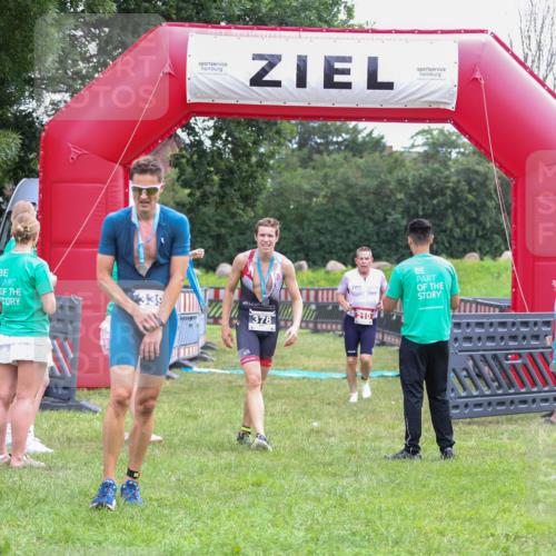 21.06.2026 - 29. Vierlanden-Triathlon Andreas Tolksdorf http://msf.ph/oto/9912965 21.06.2026 10:56:05 Ziel 210 meine-sportfotos.de
