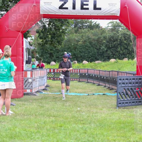 21.06.2026 - 29. Vierlanden-Triathlon Andreas Tolksdorf http://msf.ph/oto/9913006 21.06.2026 10:58:58 Ziel 326 meine-sportfotos.de