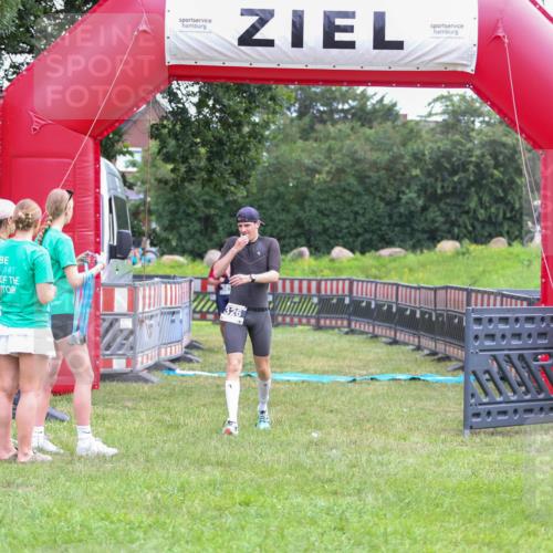 21.06.2026 - 29. Vierlanden-Triathlon Andreas Tolksdorf http://msf.ph/oto/9913010 21.06.2026 10:58:59 Ziel 326 meine-sportfotos.de
