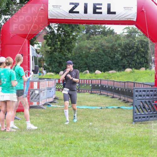 21.06.2026 - 29. Vierlanden-Triathlon Andreas Tolksdorf http://msf.ph/oto/9913012 21.06.2026 10:58:59 Ziel 326 meine-sportfotos.de