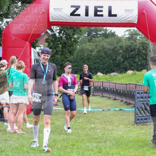 21.06.2026 - 29. Vierlanden-Triathlon Andreas Tolksdorf http://msf.ph/oto/9913015 21.06.2026 10:59:07 Ziel  meine-sportfotos.de