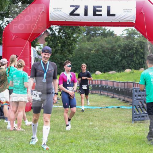 21.06.2026 - 29. Vierlanden-Triathlon Andreas Tolksdorf http://msf.ph/oto/9913016 21.06.2026 10:59:07 Ziel  meine-sportfotos.de