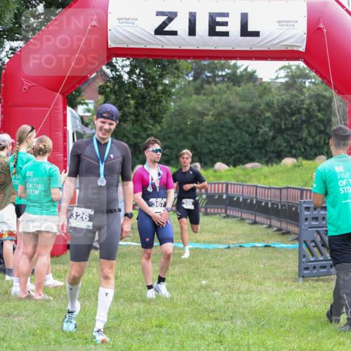 21.06.2026 - 29. Vierlanden-Triathlon Andreas Tolksdorf http://msf.ph/oto/9913017 21.06.2026 10:59:07 Ziel  meine-sportfotos.de