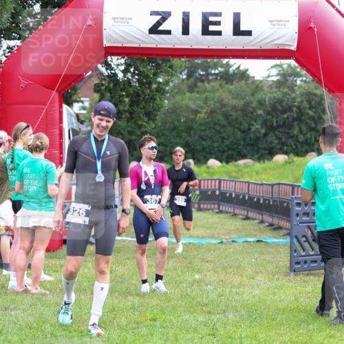 21.06.2026 - 29. Vierlanden-Triathlon Andreas Tolksdorf http://msf.ph/oto/9913018 21.06.2026 10:59:07 Ziel  meine-sportfotos.de