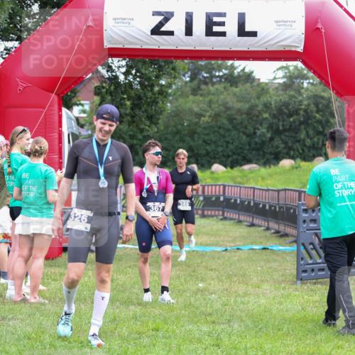 21.06.2026 - 29. Vierlanden-Triathlon Andreas Tolksdorf http://msf.ph/oto/9913019 21.06.2026 10:59:07 Ziel  meine-sportfotos.de
