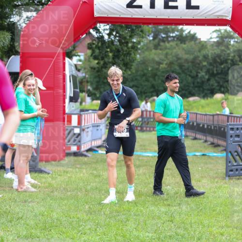 21.06.2026 - 29. Vierlanden-Triathlon Andreas Tolksdorf http://msf.ph/oto/9913026 21.06.2026 10:59:15 Ziel  meine-sportfotos.de