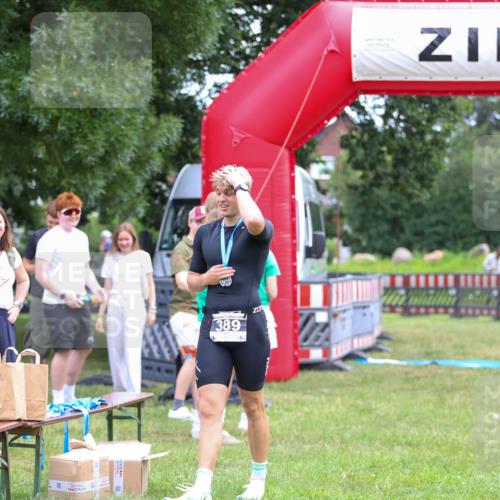 21.06.2026 - 29. Vierlanden-Triathlon Andreas Tolksdorf http://msf.ph/oto/9913037 21.06.2026 10:59:17 Ziel  meine-sportfotos.de