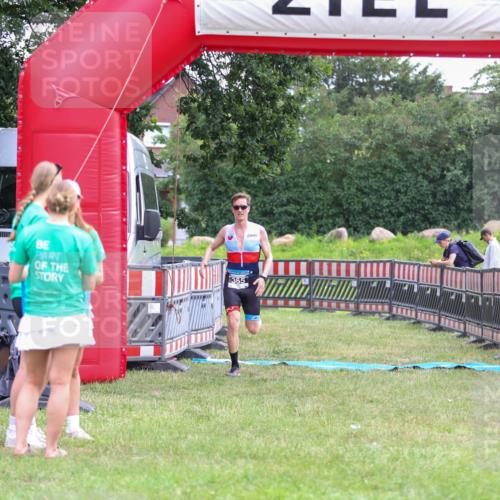 21.06.2026 - 29. Vierlanden-Triathlon Andreas Tolksdorf http://msf.ph/oto/9913063 21.06.2026 11:00:11 Ziel 365 meine-sportfotos.de