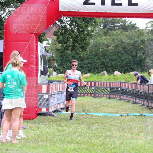 21.06.2026 - 29. Vierlanden-Triathlon Andreas Tolksdorf http://msf.ph/oto/9913068 21.06.2026 11:00:11 Ziel 365 meine-sportfotos.de