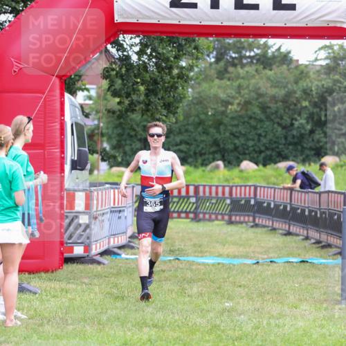 21.06.2026 - 29. Vierlanden-Triathlon Andreas Tolksdorf http://msf.ph/oto/9913069 21.06.2026 11:00:12 Ziel 365 meine-sportfotos.de