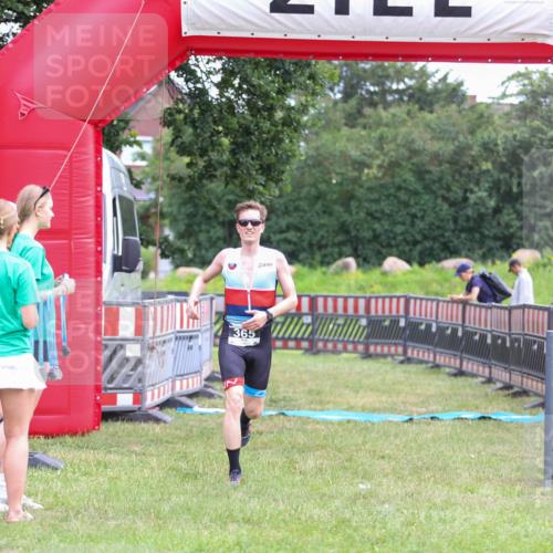 21.06.2026 - 29. Vierlanden-Triathlon Andreas Tolksdorf http://msf.ph/oto/9913070 21.06.2026 11:00:12 Ziel 365 meine-sportfotos.de