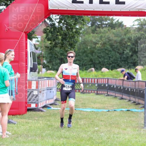 21.06.2026 - 29. Vierlanden-Triathlon Andreas Tolksdorf http://msf.ph/oto/9913073 21.06.2026 11:00:12 Ziel 365 meine-sportfotos.de