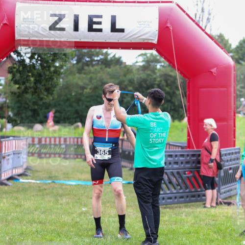 21.06.2026 - 29. Vierlanden-Triathlon Andreas Tolksdorf http://msf.ph/oto/9913078 21.06.2026 11:00:15 Ziel 365 meine-sportfotos.de