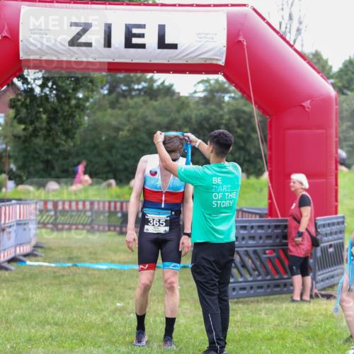 21.06.2026 - 29. Vierlanden-Triathlon Andreas Tolksdorf http://msf.ph/oto/9913085 21.06.2026 11:00:16 Ziel 365 meine-sportfotos.de