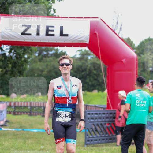 21.06.2026 - 29. Vierlanden-Triathlon Andreas Tolksdorf http://msf.ph/oto/9913089 21.06.2026 11:00:19 Ziel  meine-sportfotos.de