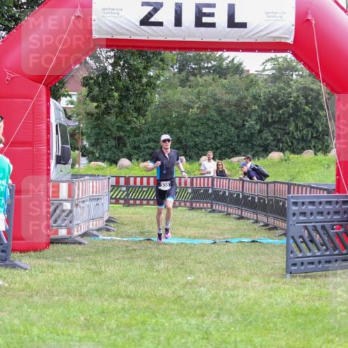 21.06.2026 - 29. Vierlanden-Triathlon Andreas Tolksdorf http://msf.ph/oto/9913097 21.06.2026 11:00:40 Ziel 308 meine-sportfotos.de
