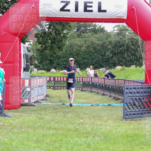 21.06.2026 - 29. Vierlanden-Triathlon Andreas Tolksdorf http://msf.ph/oto/9913099 21.06.2026 11:00:40 Ziel 308 meine-sportfotos.de