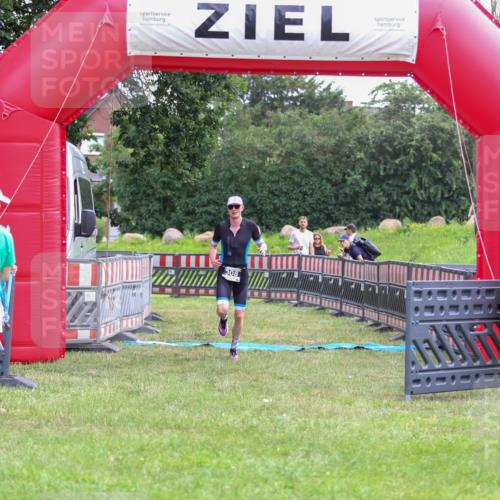 21.06.2026 - 29. Vierlanden-Triathlon Andreas Tolksdorf http://msf.ph/oto/9913103 21.06.2026 11:00:40 Ziel 308 meine-sportfotos.de