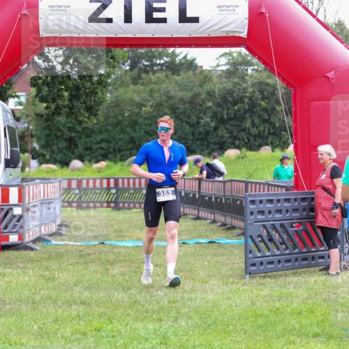 21.06.2026 - 29. Vierlanden-Triathlon Andreas Tolksdorf http://msf.ph/oto/9913147 21.06.2026 11:02:07 Ziel 352 meine-sportfotos.de