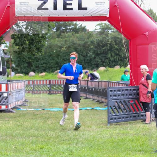 21.06.2026 - 29. Vierlanden-Triathlon Andreas Tolksdorf http://msf.ph/oto/9913148 21.06.2026 11:02:07 Ziel 352 meine-sportfotos.de