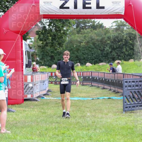 21.06.2026 - 29. Vierlanden-Triathlon Andreas Tolksdorf http://msf.ph/oto/9913167 21.06.2026 11:02:52 Ziel 307, 440 meine-sportfotos.de