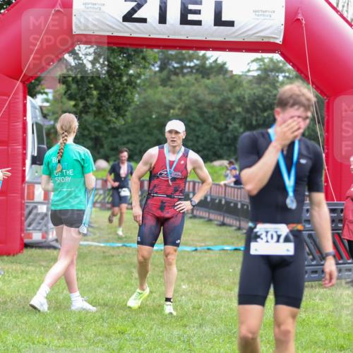 21.06.2026 - 29. Vierlanden-Triathlon Andreas Tolksdorf http://msf.ph/oto/9913180 21.06.2026 11:03:02 Ziel 312, 332 meine-sportfotos.de