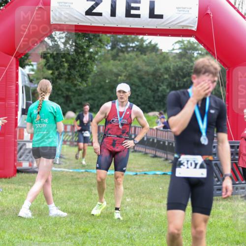 21.06.2026 - 29. Vierlanden-Triathlon Andreas Tolksdorf http://msf.ph/oto/9913181 21.06.2026 11:03:02 Ziel 312, 332 meine-sportfotos.de