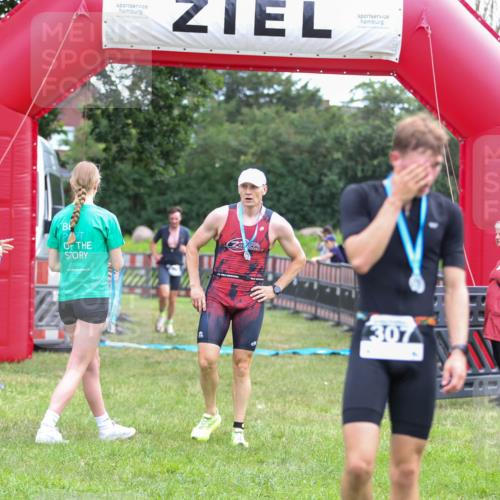 21.06.2026 - 29. Vierlanden-Triathlon Andreas Tolksdorf http://msf.ph/oto/9913182 21.06.2026 11:03:02 Ziel 312, 332 meine-sportfotos.de