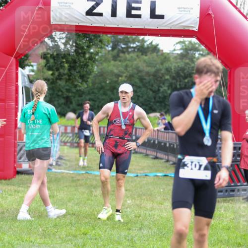 21.06.2026 - 29. Vierlanden-Triathlon Andreas Tolksdorf http://msf.ph/oto/9913183 21.06.2026 11:03:02 Ziel 312, 332 meine-sportfotos.de