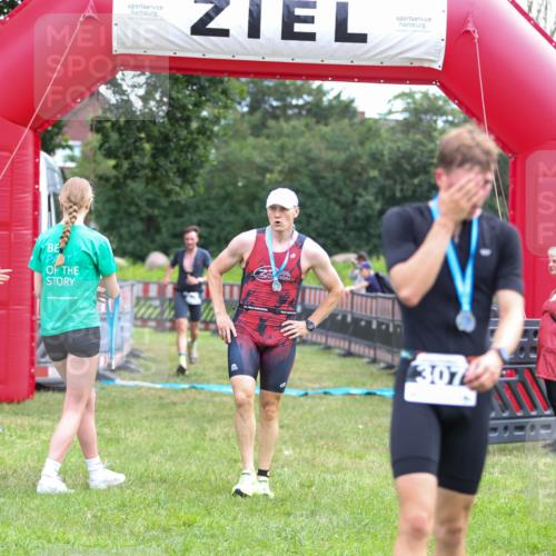 21.06.2026 - 29. Vierlanden-Triathlon Andreas Tolksdorf http://msf.ph/oto/9913185 21.06.2026 11:03:02 Ziel 312, 332 meine-sportfotos.de