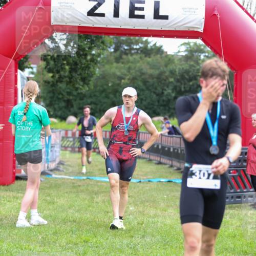 21.06.2026 - 29. Vierlanden-Triathlon Andreas Tolksdorf http://msf.ph/oto/9913186 21.06.2026 11:03:02 Ziel 312, 332 meine-sportfotos.de