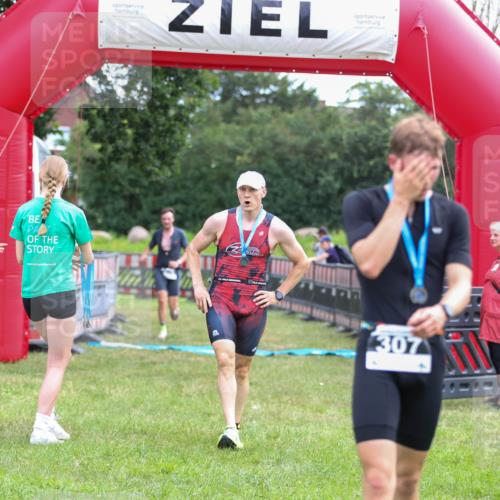 21.06.2026 - 29. Vierlanden-Triathlon Andreas Tolksdorf http://msf.ph/oto/9913187 21.06.2026 11:03:03 Ziel 312, 332 meine-sportfotos.de
