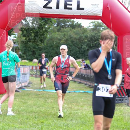 21.06.2026 - 29. Vierlanden-Triathlon Andreas Tolksdorf http://msf.ph/oto/9913189 21.06.2026 11:03:03 Ziel 312, 332 meine-sportfotos.de