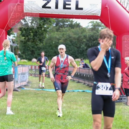 21.06.2026 - 29. Vierlanden-Triathlon Andreas Tolksdorf http://msf.ph/oto/9913190 21.06.2026 11:03:03 Ziel 312, 332 meine-sportfotos.de