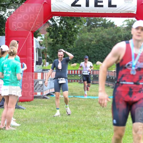 21.06.2026 - 29. Vierlanden-Triathlon Andreas Tolksdorf http://msf.ph/oto/9913199 21.06.2026 11:03:08 Ziel 312, 332 meine-sportfotos.de