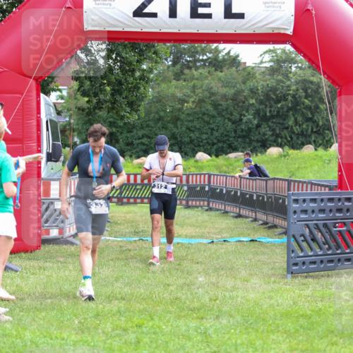21.06.2026 - 29. Vierlanden-Triathlon Andreas Tolksdorf http://msf.ph/oto/9913211 21.06.2026 11:03:11 Ziel 312 meine-sportfotos.de
