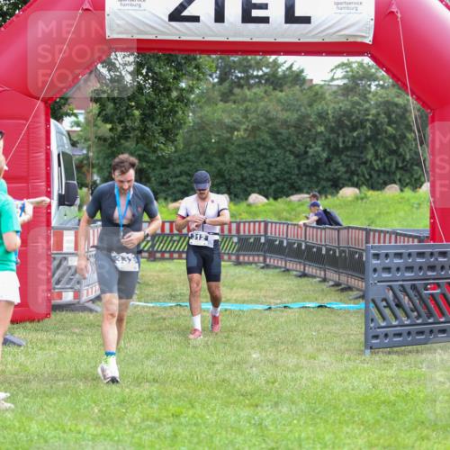 21.06.2026 - 29. Vierlanden-Triathlon Andreas Tolksdorf http://msf.ph/oto/9913213 21.06.2026 11:03:11 Ziel 312 meine-sportfotos.de