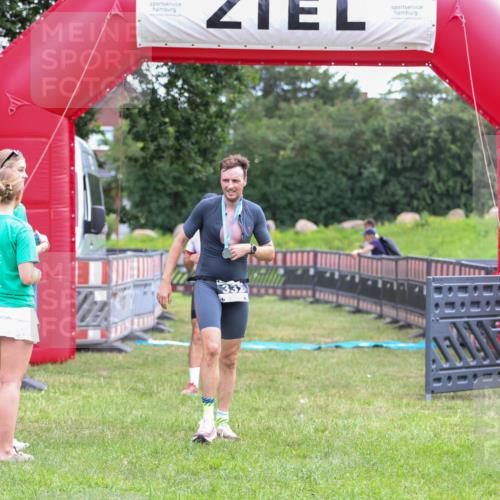 21.06.2026 - 29. Vierlanden-Triathlon Andreas Tolksdorf http://msf.ph/oto/9913216 21.06.2026 11:03:12 Ziel 312 meine-sportfotos.de