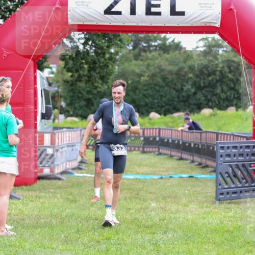 21.06.2026 - 29. Vierlanden-Triathlon Andreas Tolksdorf http://msf.ph/oto/9913217 21.06.2026 11:03:12 Ziel 312 meine-sportfotos.de