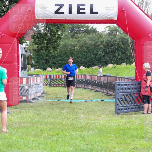 21.06.2026 - 29. Vierlanden-Triathlon Andreas Tolksdorf http://msf.ph/oto/9913242 21.06.2026 11:04:19 Ziel 360 meine-sportfotos.de