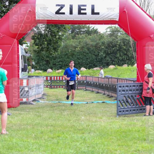 21.06.2026 - 29. Vierlanden-Triathlon Andreas Tolksdorf http://msf.ph/oto/9913245 21.06.2026 11:04:19 Ziel 360 meine-sportfotos.de