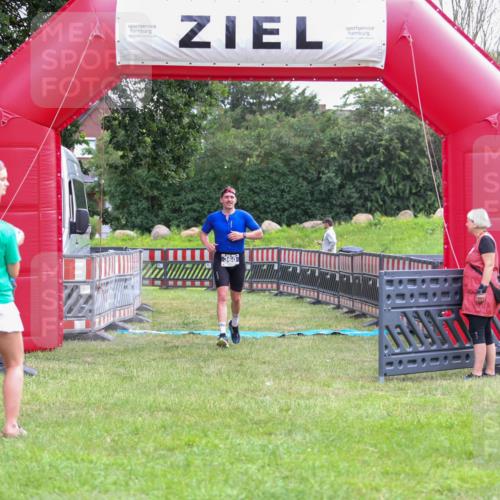 21.06.2026 - 29. Vierlanden-Triathlon Andreas Tolksdorf http://msf.ph/oto/9913249 21.06.2026 11:04:19 Ziel 360 meine-sportfotos.de