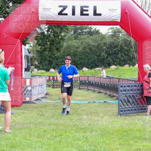 21.06.2026 - 29. Vierlanden-Triathlon Andreas Tolksdorf http://msf.ph/oto/9913254 21.06.2026 11:04:21 Ziel 360 meine-sportfotos.de