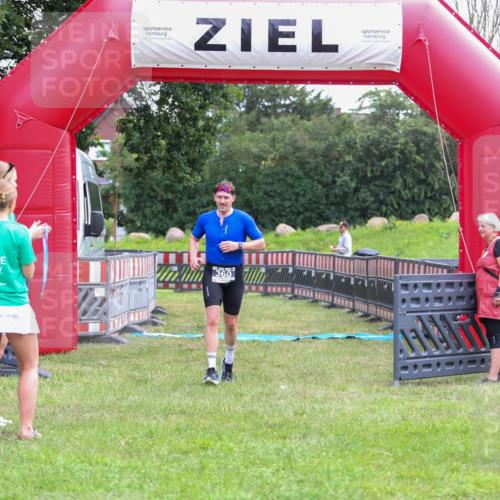 21.06.2026 - 29. Vierlanden-Triathlon Andreas Tolksdorf http://msf.ph/oto/9913255 21.06.2026 11:04:21 Ziel 360 meine-sportfotos.de