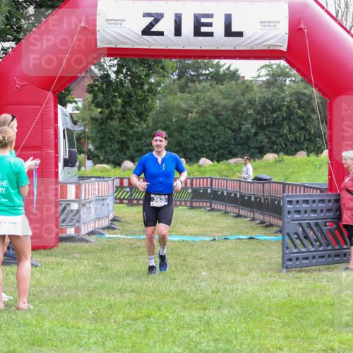 21.06.2026 - 29. Vierlanden-Triathlon Andreas Tolksdorf http://msf.ph/oto/9913258 21.06.2026 11:04:21 Ziel 360 meine-sportfotos.de